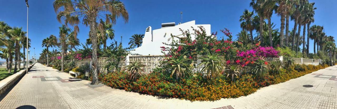 Beachfront Oasis In Costa Del Sol. كاليتا دي فيليز المظهر الخارجي الصورة